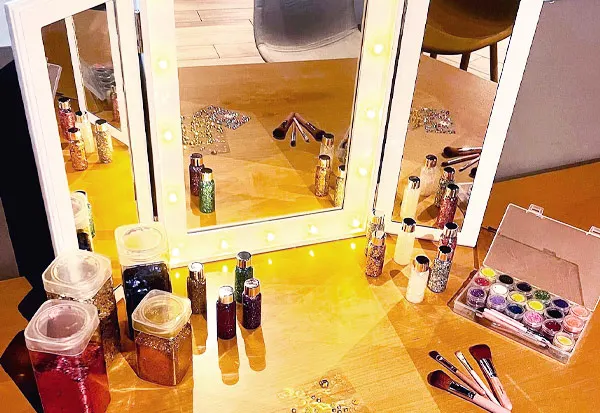Glitter Bar