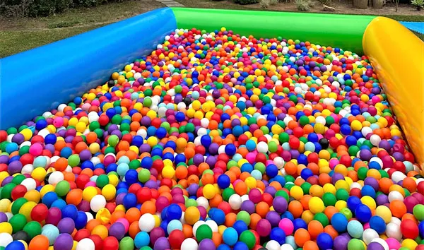 Piscinas & Trampolins